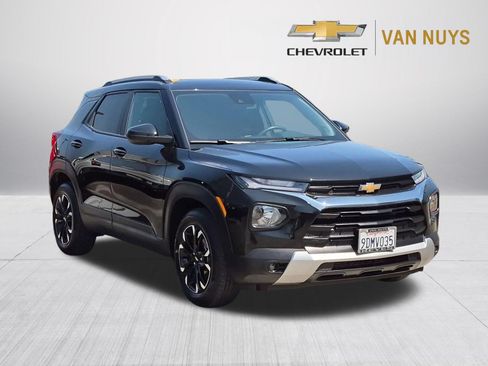 Used 2023 Chevrolet TrailBlazer LT FWD image 3