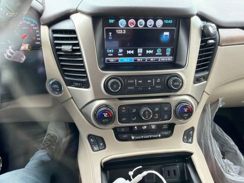 Used 2020 GMC Yukon Denali w/ Denali Premium Package AWD/4WD image 9