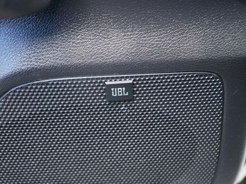 Used 2019 Toyota Tacoma Limited AWD/4WD image 12