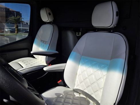 Used 2019 Mercedes-Benz Sprinter 170 image 28