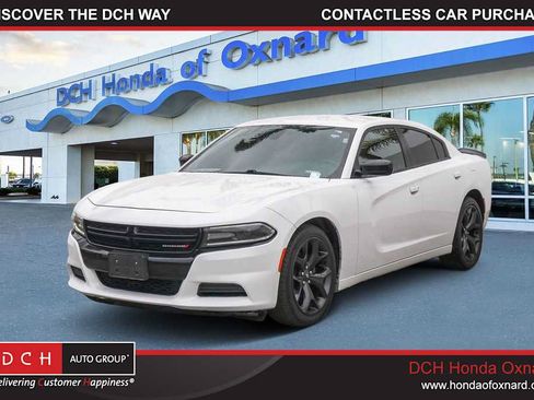 Used 2020 Dodge Charger SXT w/ Blacktop Package RWD image 1
