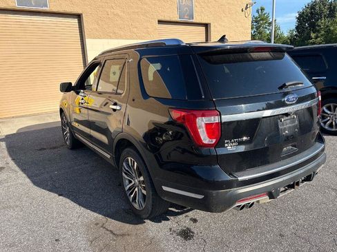 Used 2018 Ford Explorer Platinum AWD/4WD image 3
