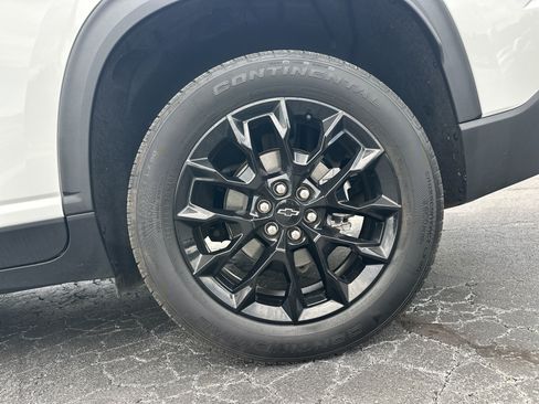 Used 2026 Chevrolet Traverse LT w/ Midnight/Sport Edition FWD image 20