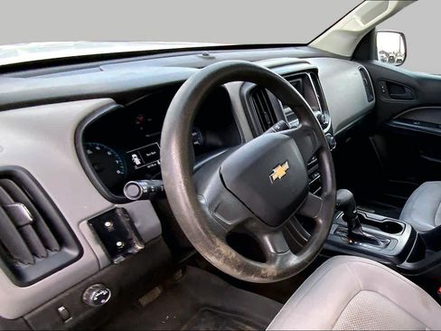 Used 2017 Chevrolet Colorado W/T RWD image 16