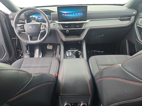Used 2025 Ford Explorer ST-Line w/ ST-Line Street Pack image 11