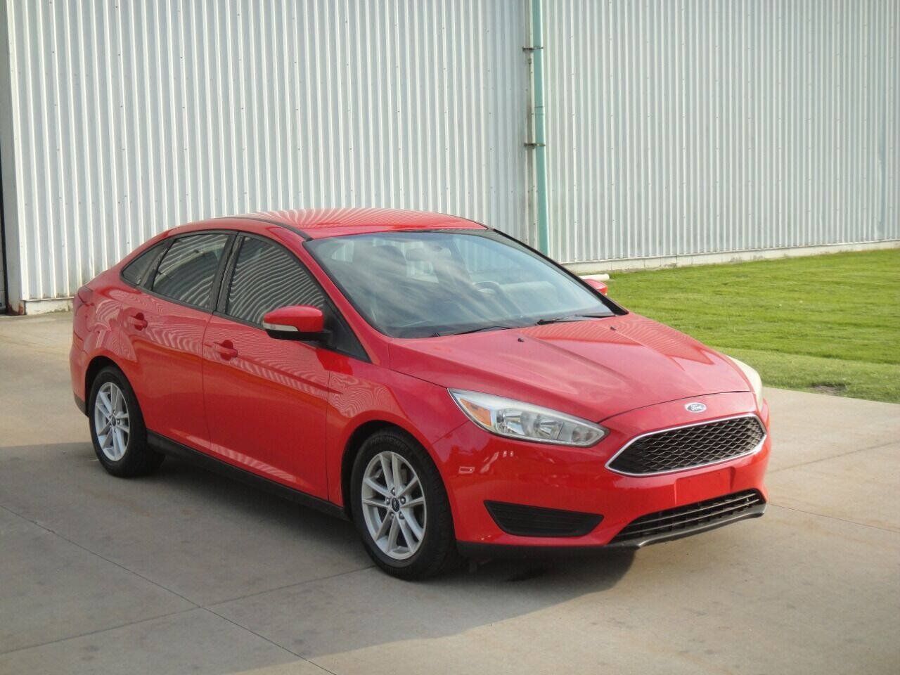 Used 2017 Ford Focus SE FWD image 4