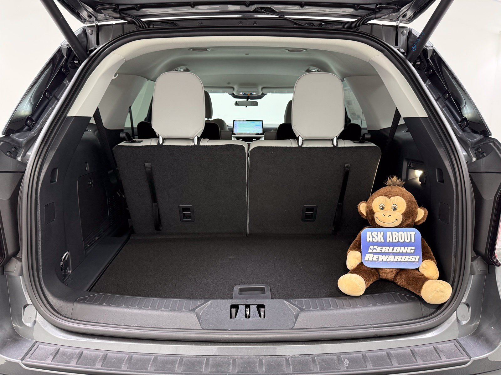 New 2026 Ford Explorer Active w/ Active Comfort Package RWD image 8