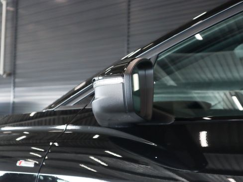 Used 2024 Audi Q4 e-tron Premium Plus image 29