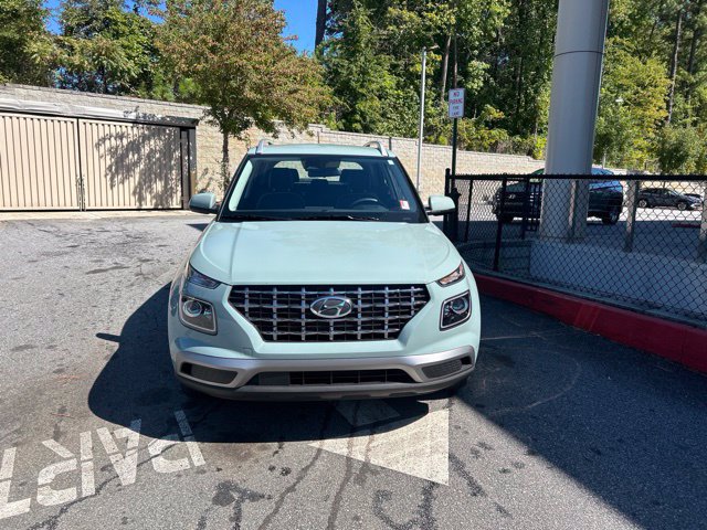 Certified 2025 Hyundai Venue Limited FWD image 2