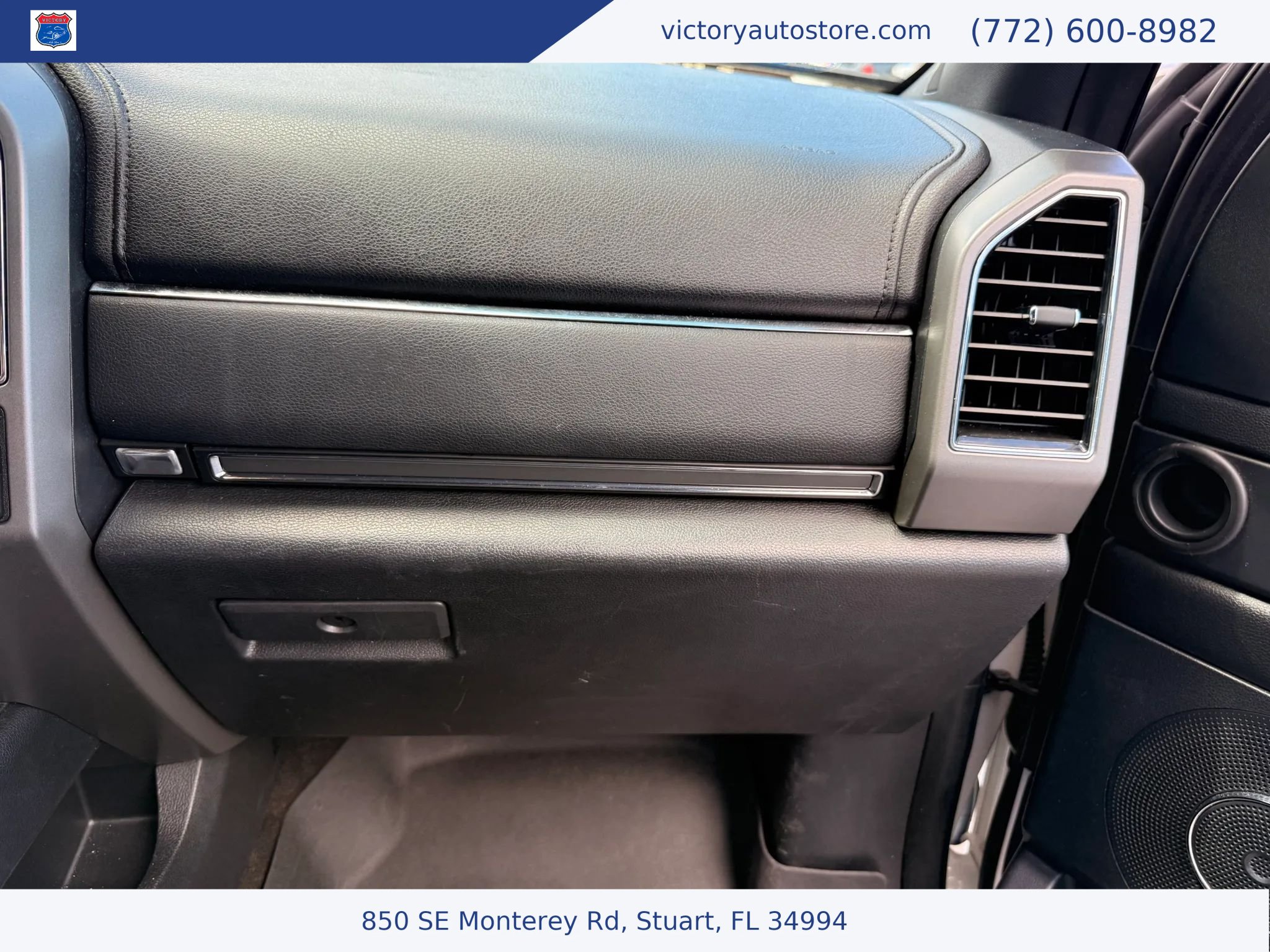 Used 2020 Ford Expedition Max XLT w/ Equipment Group 202A AWD/4WD image 19