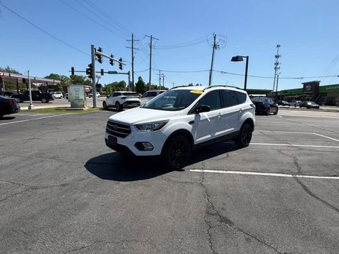 Used 2018 Ford Escape SE w/ SE Sport Appearance Package AWD/4WD image 6