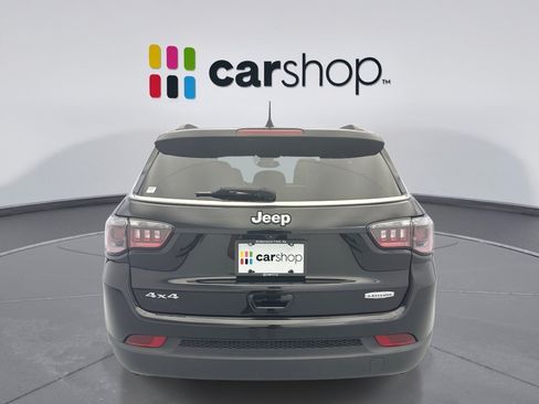 Used 2024 Jeep Compass Latitude AWD/4WD image 4