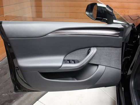 Used 2023 Tesla Model S AWD image 14