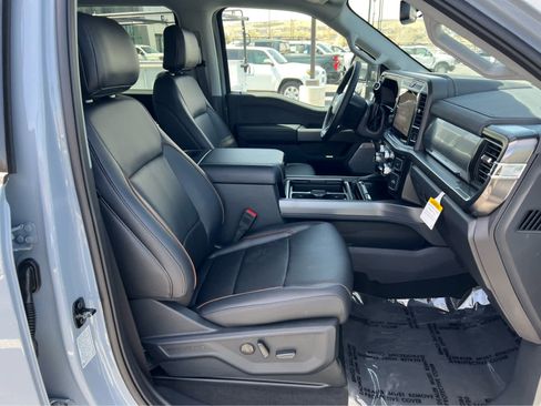 New 2026 Ford F250 Lariat w/ Black Appearance Package image 17