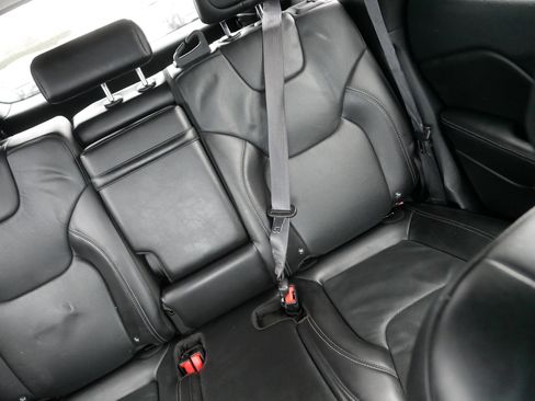 Used 2019 Jeep Cherokee Limited w/ Trailer Tow Group image 14