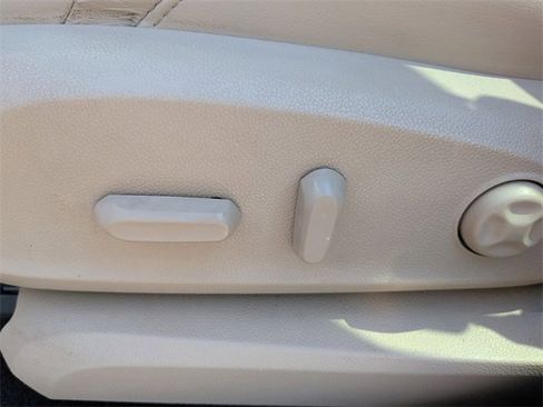 Used 2019 Buick Envision Essence image 13