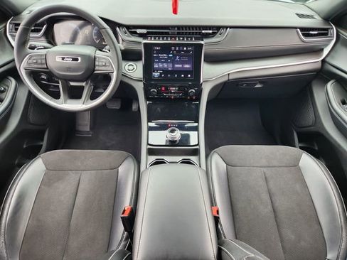 Used 2024 Jeep Grand Cherokee L Laredo image 20