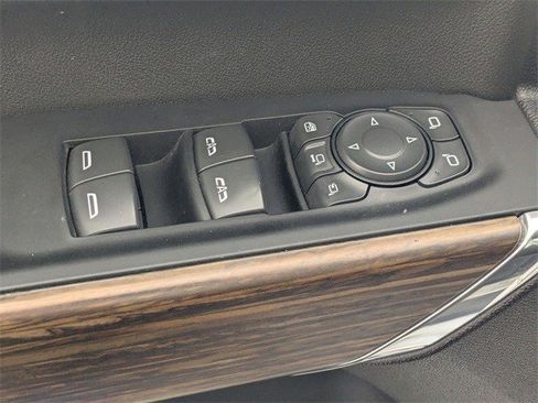 Used 2023 Chevrolet Silverado 2500 High Country w/ Z71 Off-Road Package image 7