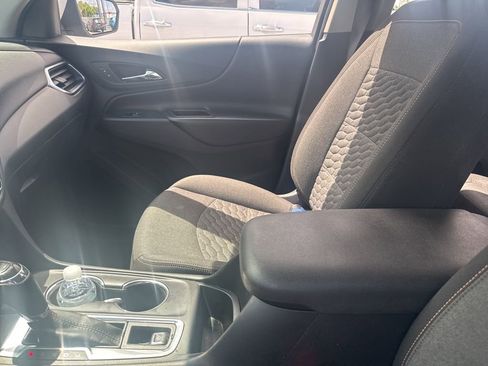 Used 2018 Chevrolet Equinox LT image 18