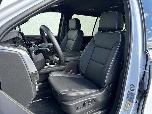 Used 2025 GMC Yukon XL Elevation AWD/4WD image 10