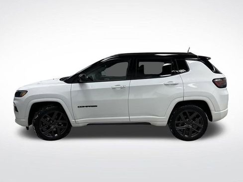 Certified 2025 Jeep Compass Limited w/ High Altitude Package image 13