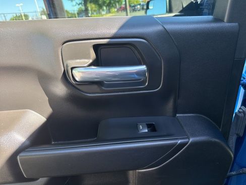 Used 2023 Chevrolet Silverado 1500 Custom image 17