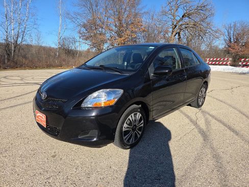 Used 2008 Toyota Yaris Sedan image 3