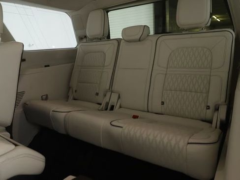 Used 2021 Lincoln Navigator Black Label w/ Special Edition Package AWD/4WD image 31