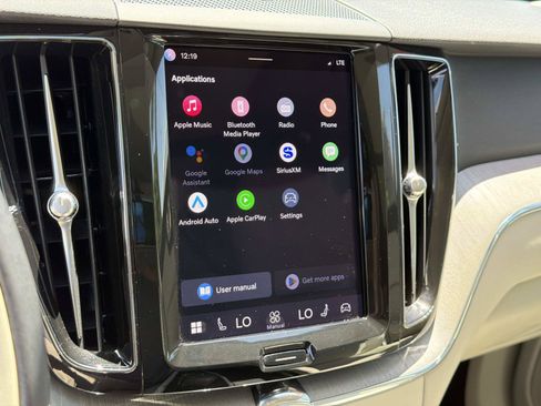 Certified 2024 Volvo XC60 B5 Plus AWD/4WD image 11