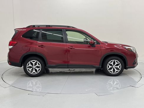 Certified 2023 Subaru Forester Premium AWD/4WD image 6
