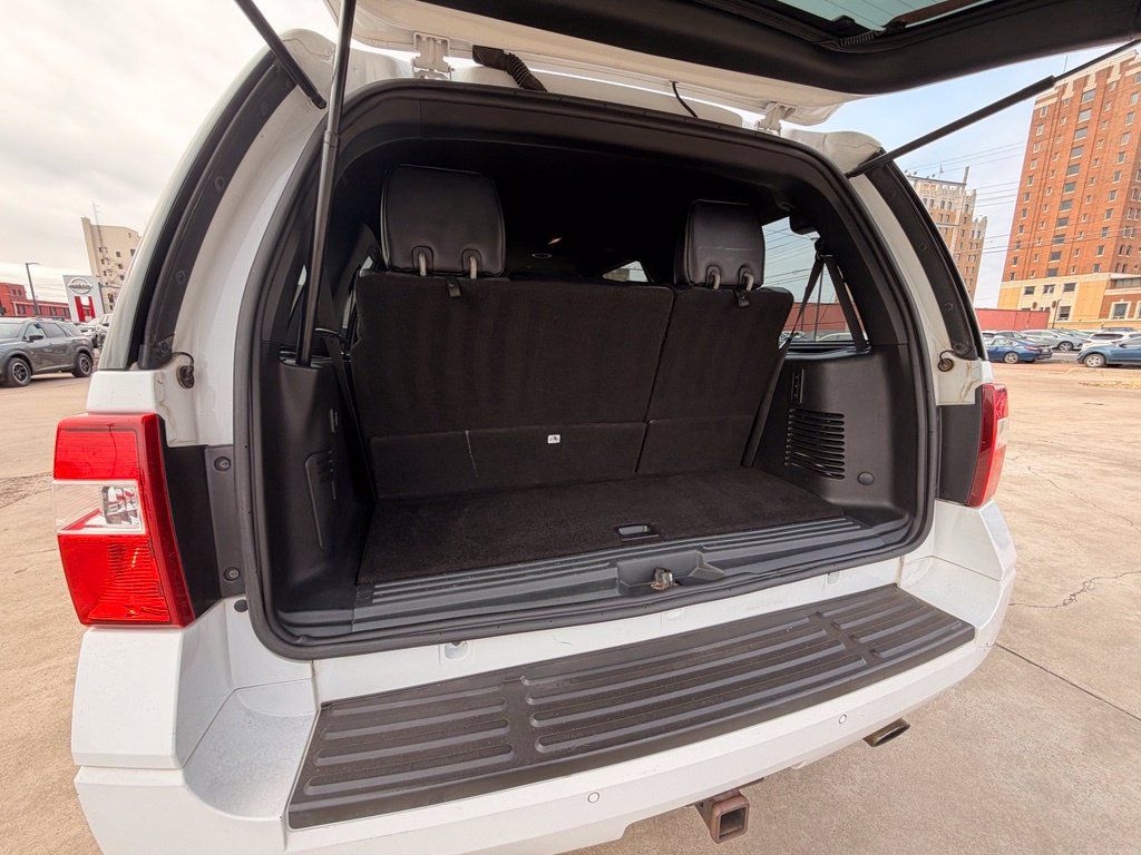 Used 2016 Ford Expedition XLT w/ Equipment Group 202A RWD image 6