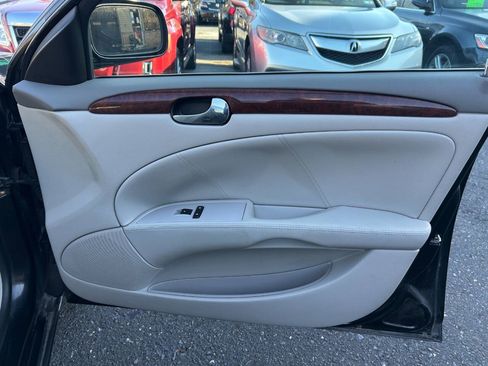 Used 2009 Buick Lucerne CX FWD image 31