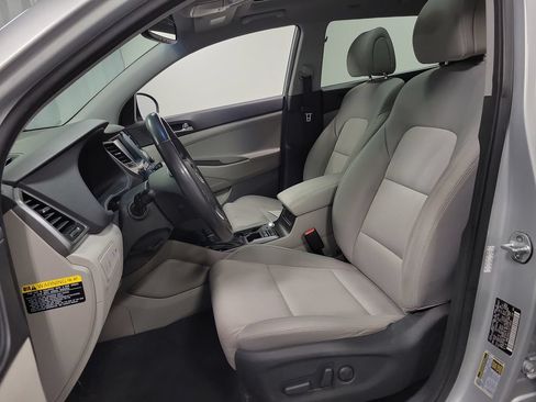 Used 2018 Hyundai Tucson Value FWD image 14