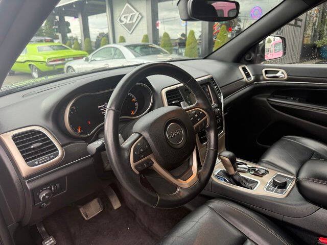 Used 2017 Jeep Grand Cherokee Limited AWD/4WD image 15