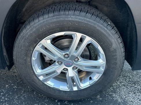 Used 2020 GMC Terrain SLE w/ Driver Convenience Package image 25