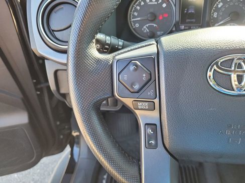 Used 2019 Toyota Tacoma TRD Off-Road AWD/4WD image 21