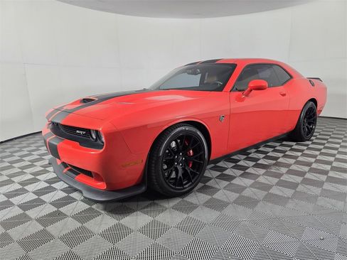 Used 2016 Dodge Challenger SRT Hellcat image 9