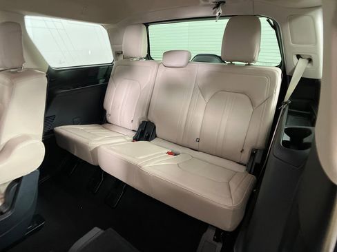 Certified 2024 Ford Expedition Limited image 30