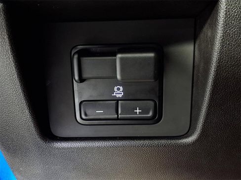 Used 2023 Chevrolet Colorado Trail Boss w/ Technology Package image 23