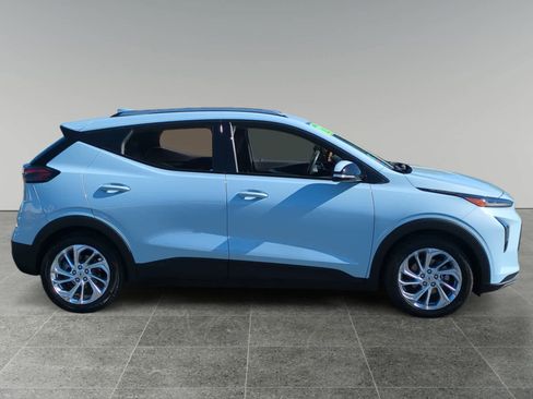 Used 2022 Chevrolet Bolt EUV LT image 6