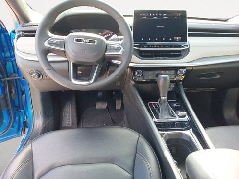 Certified 2024 Jeep Compass Limited image 3