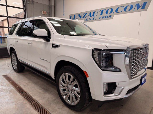 Used 2021 GMC Yukon Denali w/ Denali Premium Package AWD/4WD image 2