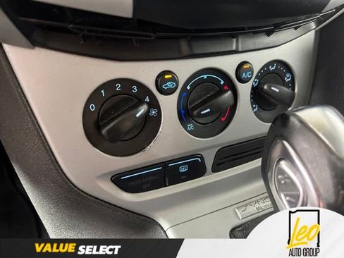Used 2013 Ford Focus SE FWD image 24