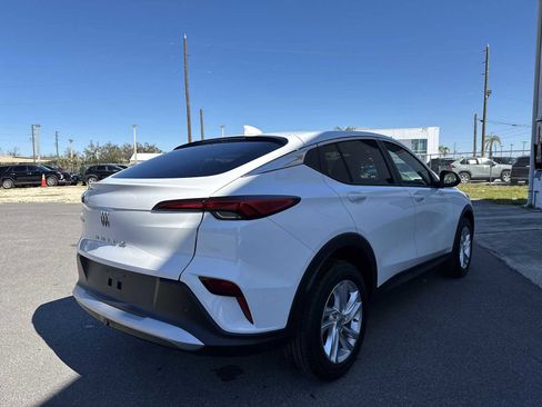 Used 2025 Buick Envista Preferred image 6