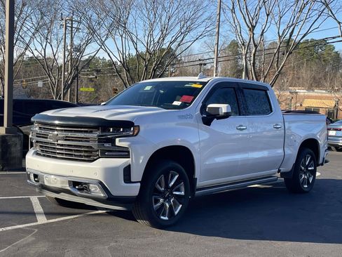 Used 2019 Chevrolet Silverado 1500 High Country w/ Technology Package image 3