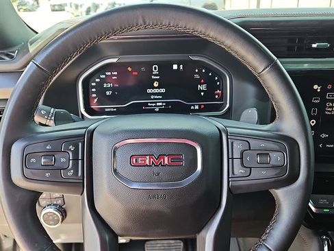 Used 2023 GMC Sierra 1500 AT4 w/ AT4 Premium Package AWD/4WD image 17