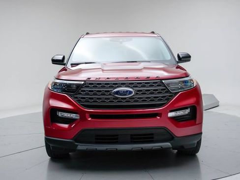 Used 2024 Ford Explorer XLT w/ Equipment Group 202A AWD/4WD image 17