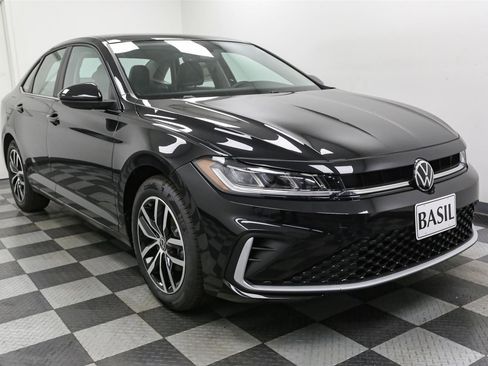 New 2026 Volkswagen Jetta SE image 2