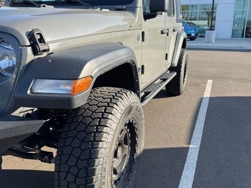 Used 2022 Jeep Wrangler Unlimited Sport image 4