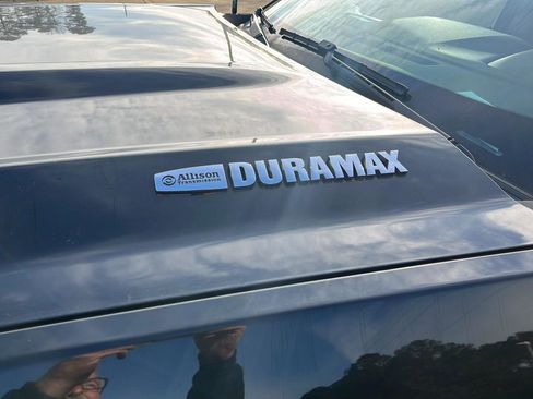 Used 2018 Chevrolet Silverado 2500 LT w/ LT Convenience Package image 2